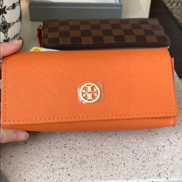 Tory Burch Two toned Sunglasses (barely worn) main image 5